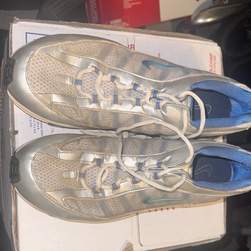🔥 Nike Air Running Shoes – Silver/Blue – Size 12 🔥
